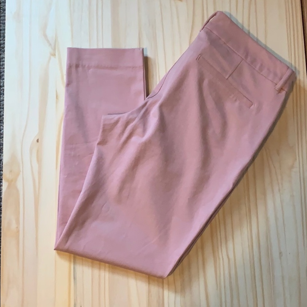 Light pink Old Navy pixie capris sz 10